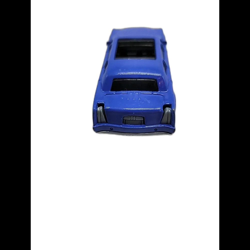 2001 Matchbox MB 537 Limousine Periwinkle with White Stripe Diecast Car 1:64 HW